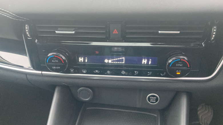 Nissan Qashqai 1.3 DiG-T MH N-Connecta 5dr Petrol Hatchback